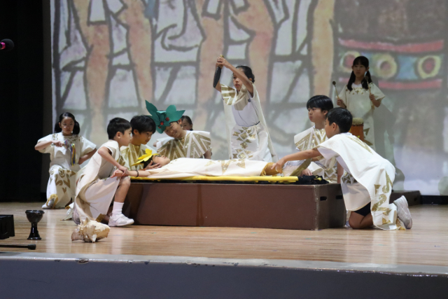 小学部４年生　ダンス劇「太陽のおどり」