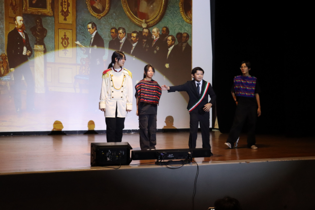 小学部６年生　劇「メキシコの独立　〜ベニート・フアレスとマクシミリアン〜」