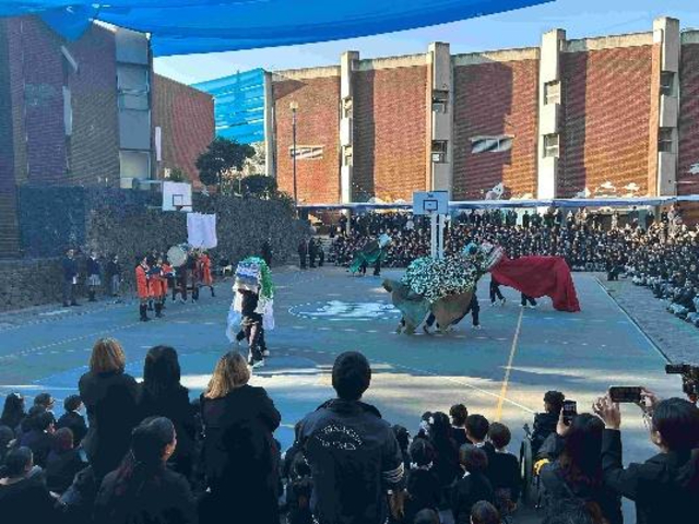 中学部　「獅子舞」