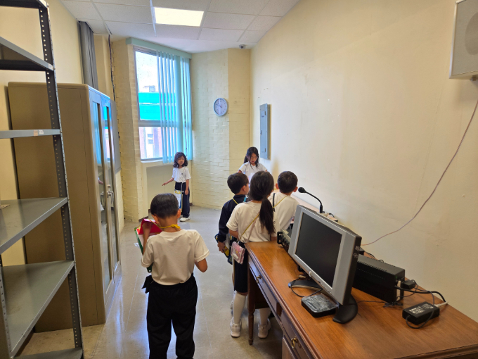 学校探検５